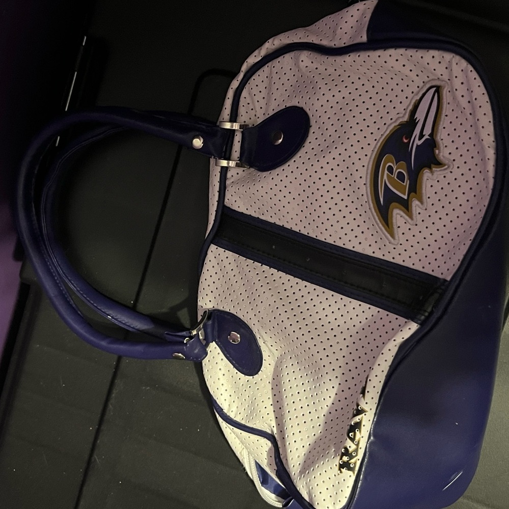 Ravens purse
